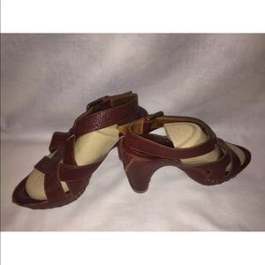 FRYE REESES ANKLE STRAP 8.5 M  Sandals